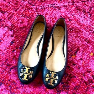 Tory Burch Black Flat Size 6